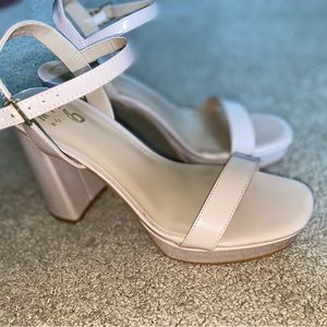 Nude heels size 6.5